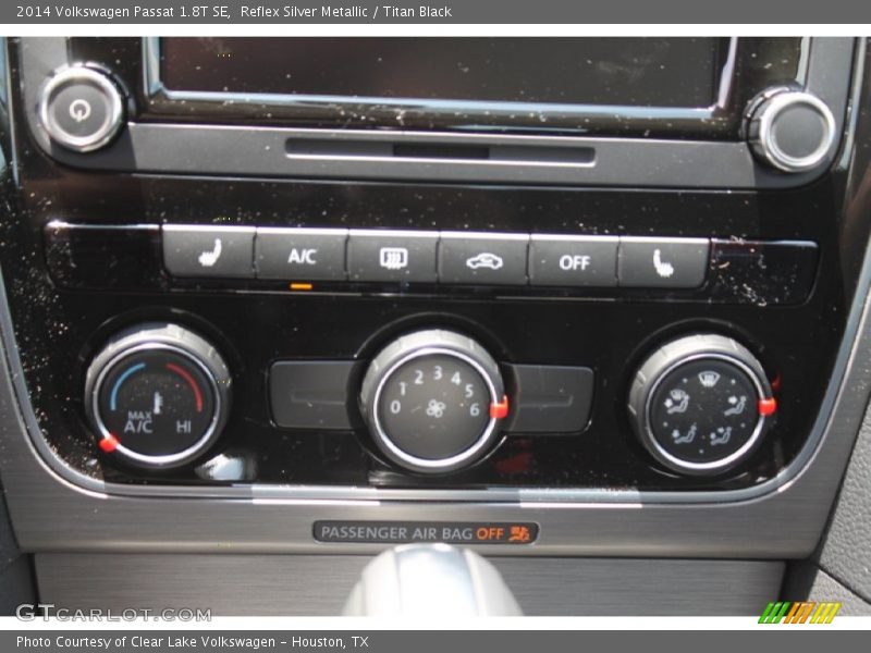 Reflex Silver Metallic / Titan Black 2014 Volkswagen Passat 1.8T SE