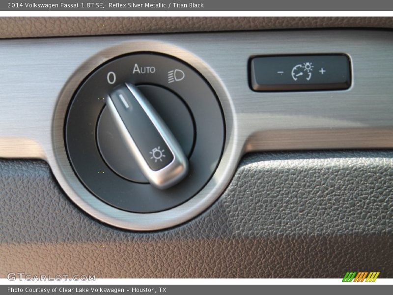 Reflex Silver Metallic / Titan Black 2014 Volkswagen Passat 1.8T SE