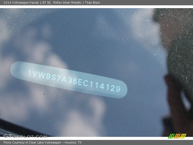 Reflex Silver Metallic / Titan Black 2014 Volkswagen Passat 1.8T SE