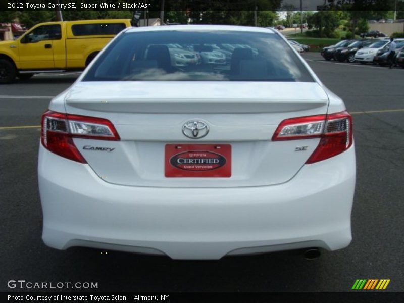 Super White / Black/Ash 2012 Toyota Camry SE