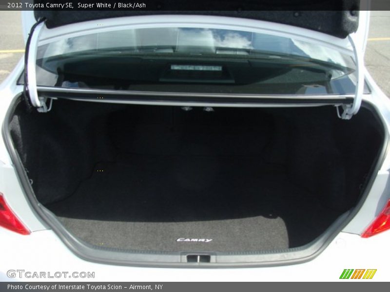 Super White / Black/Ash 2012 Toyota Camry SE