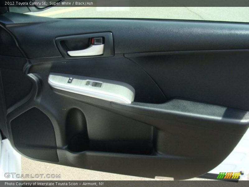 Super White / Black/Ash 2012 Toyota Camry SE
