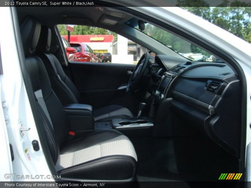 Super White / Black/Ash 2012 Toyota Camry SE