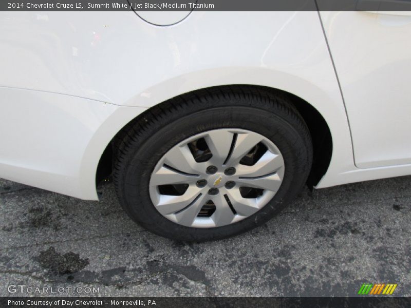 Summit White / Jet Black/Medium Titanium 2014 Chevrolet Cruze LS