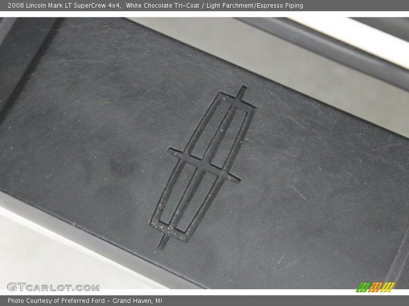 White Chocolate Tri-Coat / Light Parchment/Espresso Piping 2008 Lincoln Mark LT SuperCrew 4x4