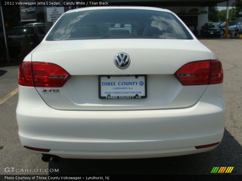Candy White / Titan Black 2011 Volkswagen Jetta S Sedan