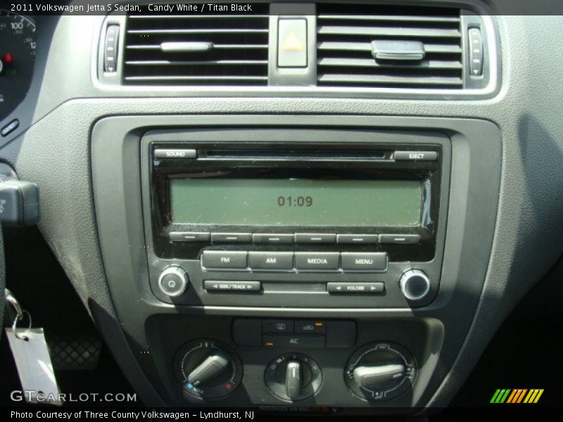 Candy White / Titan Black 2011 Volkswagen Jetta S Sedan