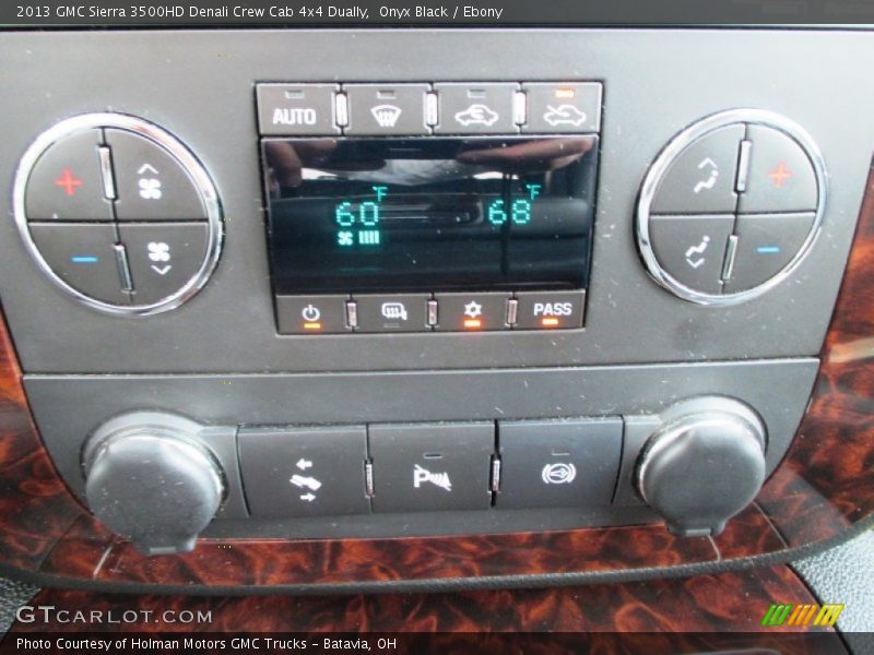 Onyx Black / Ebony 2013 GMC Sierra 3500HD Denali Crew Cab 4x4 Dually