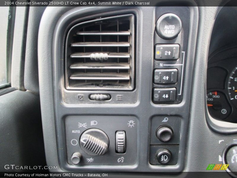 Summit White / Dark Charcoal 2004 Chevrolet Silverado 2500HD LT Crew Cab 4x4