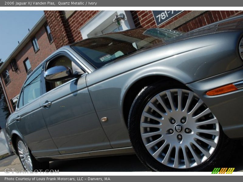 Quartz Metallic / Ivory 2006 Jaguar XJ Vanden Plas