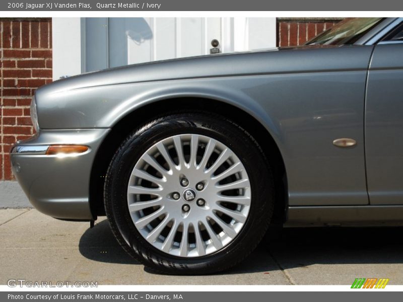 Quartz Metallic / Ivory 2006 Jaguar XJ Vanden Plas