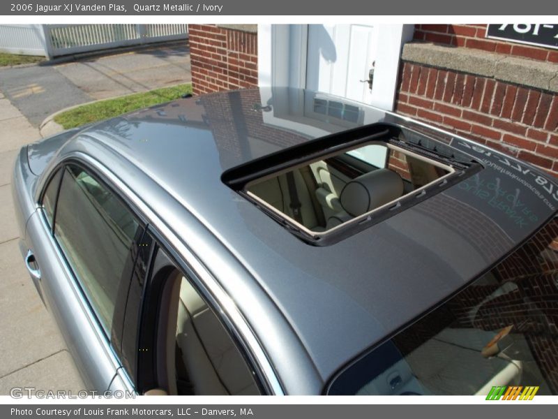 Quartz Metallic / Ivory 2006 Jaguar XJ Vanden Plas