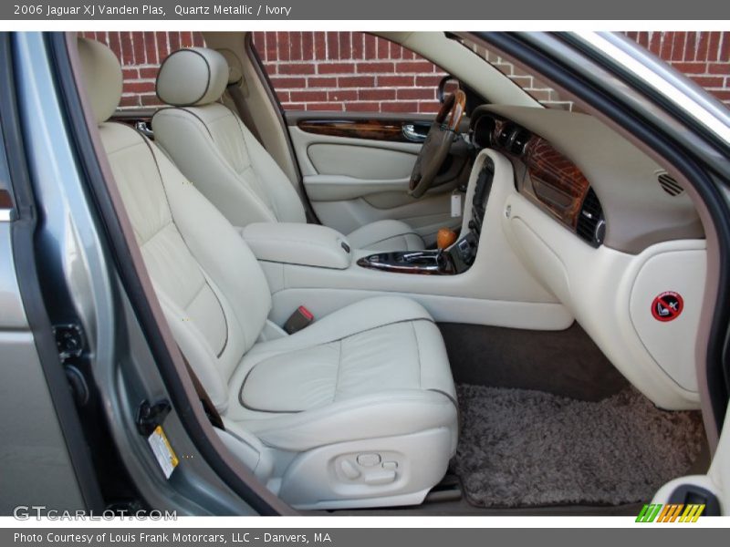 Quartz Metallic / Ivory 2006 Jaguar XJ Vanden Plas