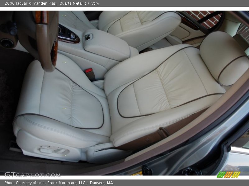 Quartz Metallic / Ivory 2006 Jaguar XJ Vanden Plas