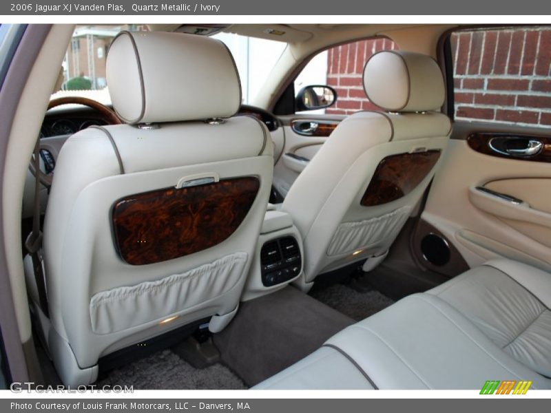 Quartz Metallic / Ivory 2006 Jaguar XJ Vanden Plas