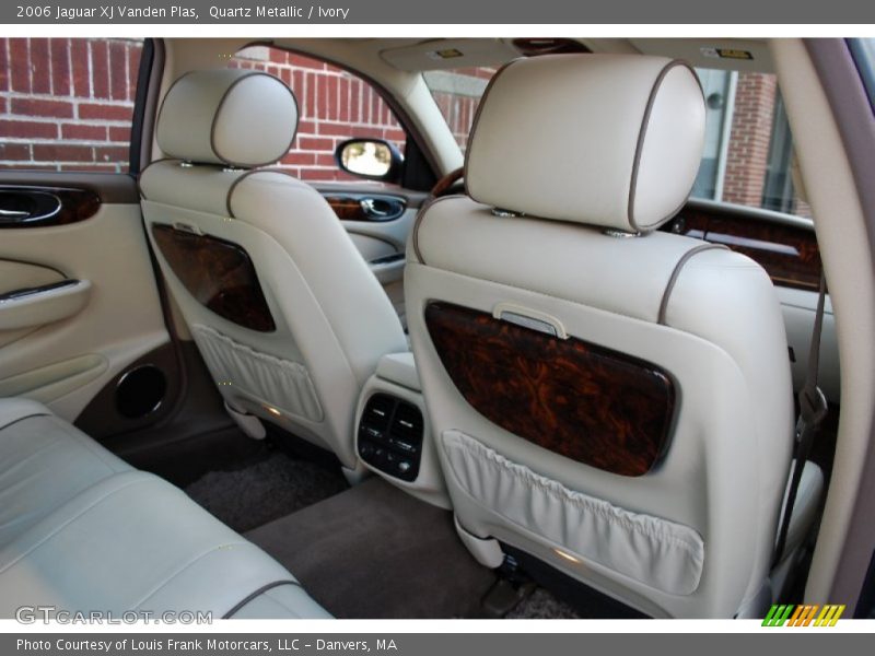 Quartz Metallic / Ivory 2006 Jaguar XJ Vanden Plas