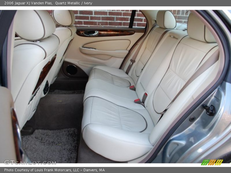 Quartz Metallic / Ivory 2006 Jaguar XJ Vanden Plas