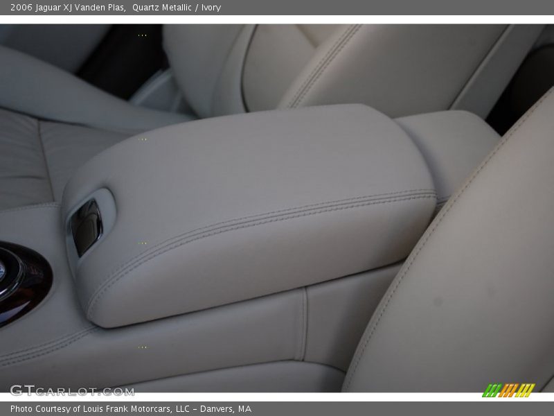 Quartz Metallic / Ivory 2006 Jaguar XJ Vanden Plas