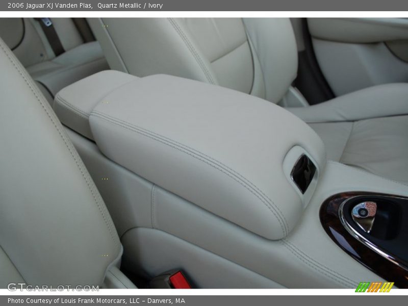 Quartz Metallic / Ivory 2006 Jaguar XJ Vanden Plas