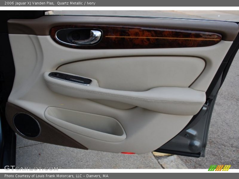 Quartz Metallic / Ivory 2006 Jaguar XJ Vanden Plas