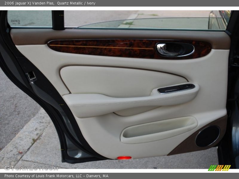 Quartz Metallic / Ivory 2006 Jaguar XJ Vanden Plas