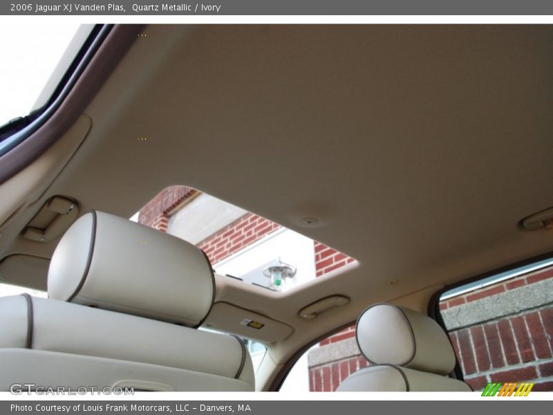 Quartz Metallic / Ivory 2006 Jaguar XJ Vanden Plas