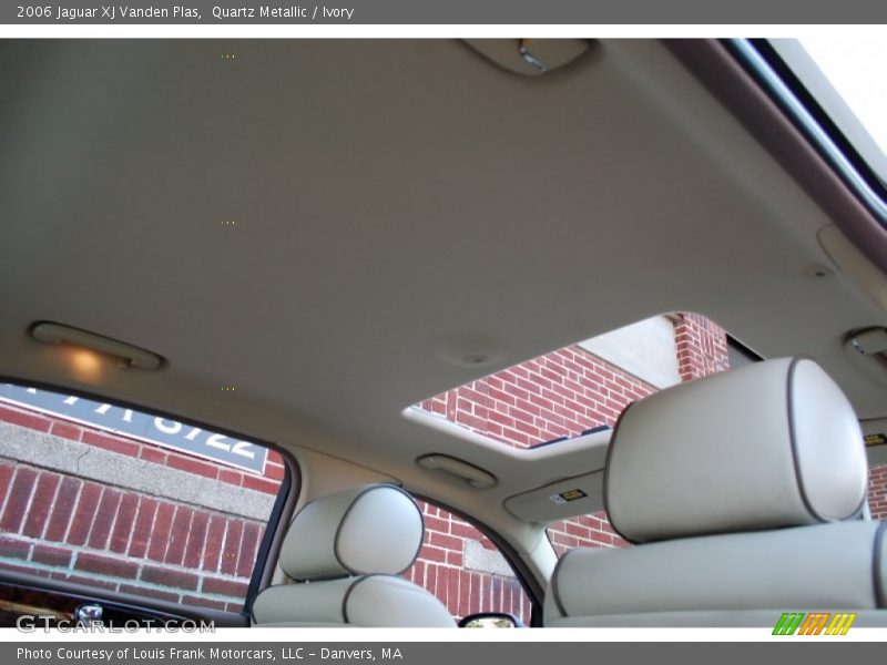 Quartz Metallic / Ivory 2006 Jaguar XJ Vanden Plas