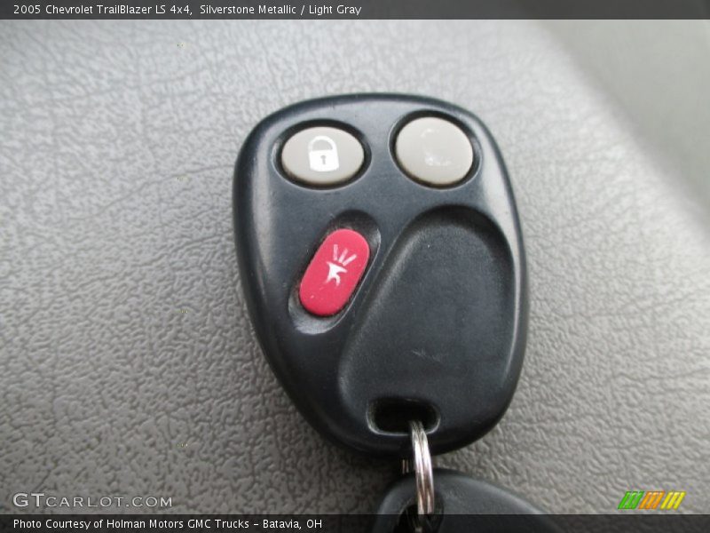 Silverstone Metallic / Light Gray 2005 Chevrolet TrailBlazer LS 4x4