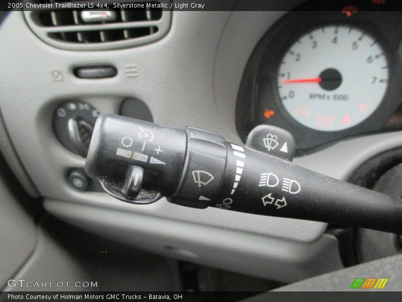 Silverstone Metallic / Light Gray 2005 Chevrolet TrailBlazer LS 4x4