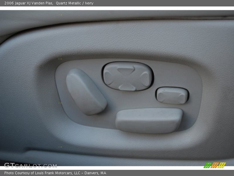 Quartz Metallic / Ivory 2006 Jaguar XJ Vanden Plas
