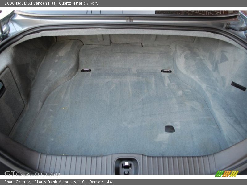 Quartz Metallic / Ivory 2006 Jaguar XJ Vanden Plas