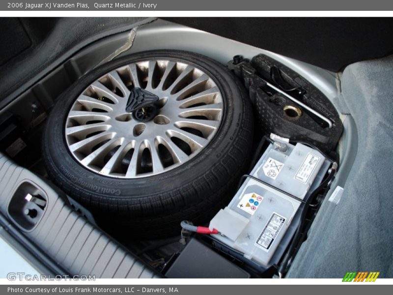 Quartz Metallic / Ivory 2006 Jaguar XJ Vanden Plas