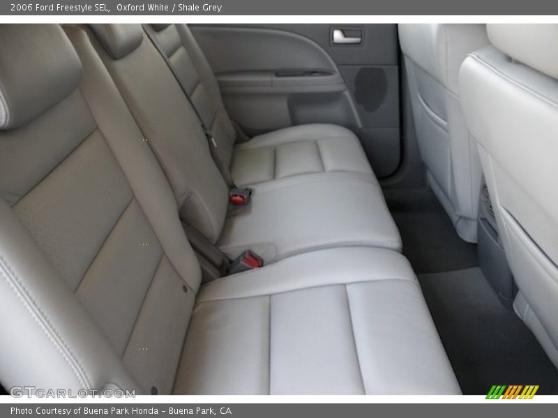Oxford White / Shale Grey 2006 Ford Freestyle SEL