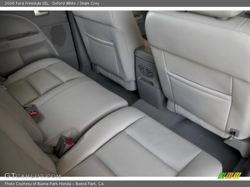 Oxford White / Shale Grey 2006 Ford Freestyle SEL