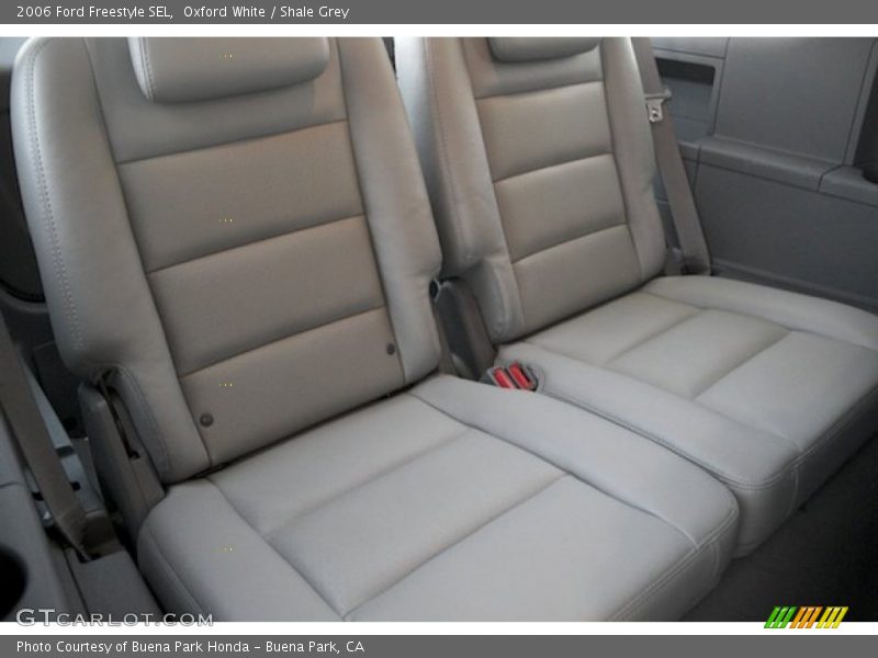 Oxford White / Shale Grey 2006 Ford Freestyle SEL
