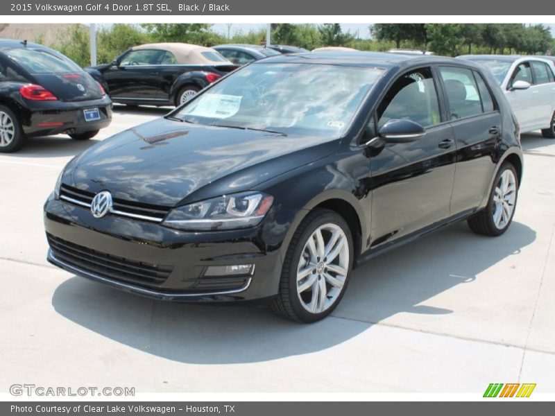 Front 3/4 View of 2015 Golf 4 Door 1.8T SEL
