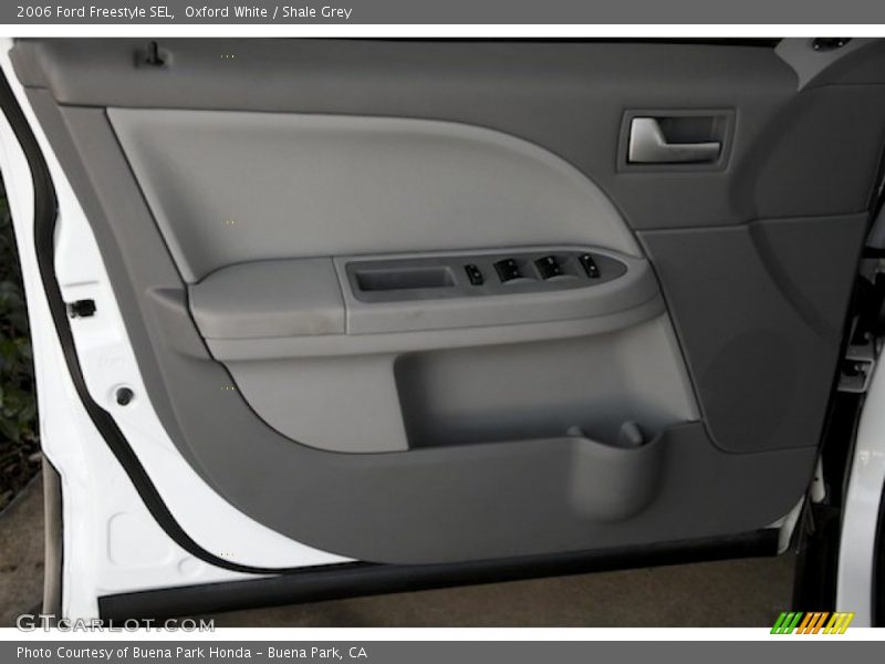 Oxford White / Shale Grey 2006 Ford Freestyle SEL