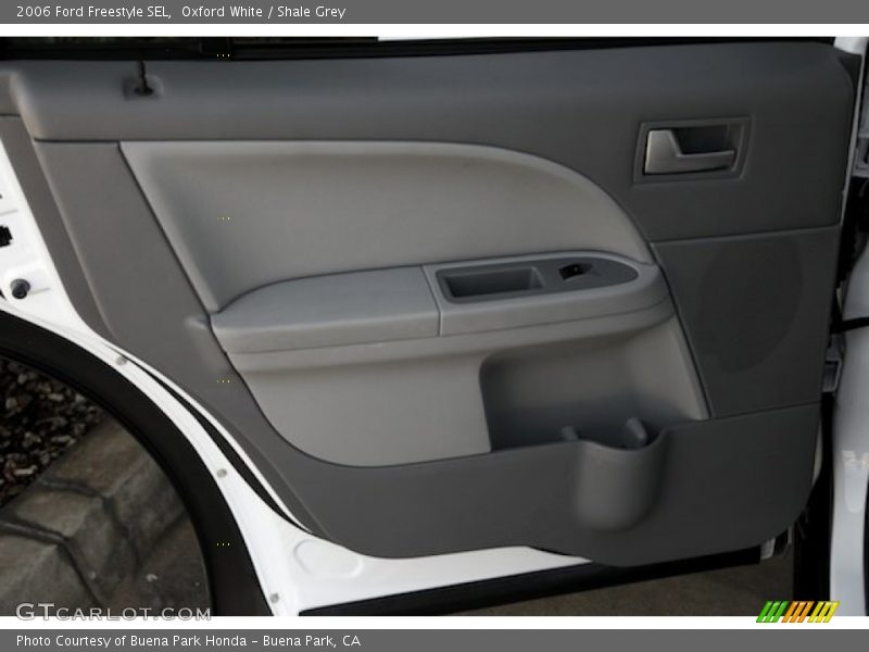 Oxford White / Shale Grey 2006 Ford Freestyle SEL