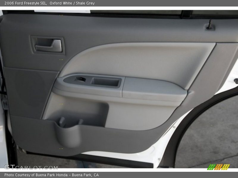 Oxford White / Shale Grey 2006 Ford Freestyle SEL