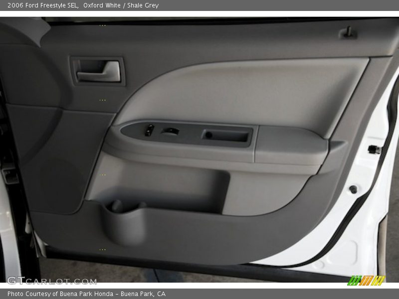 Oxford White / Shale Grey 2006 Ford Freestyle SEL