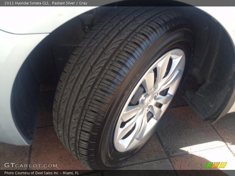 Radiant Silver / Gray 2011 Hyundai Sonata GLS