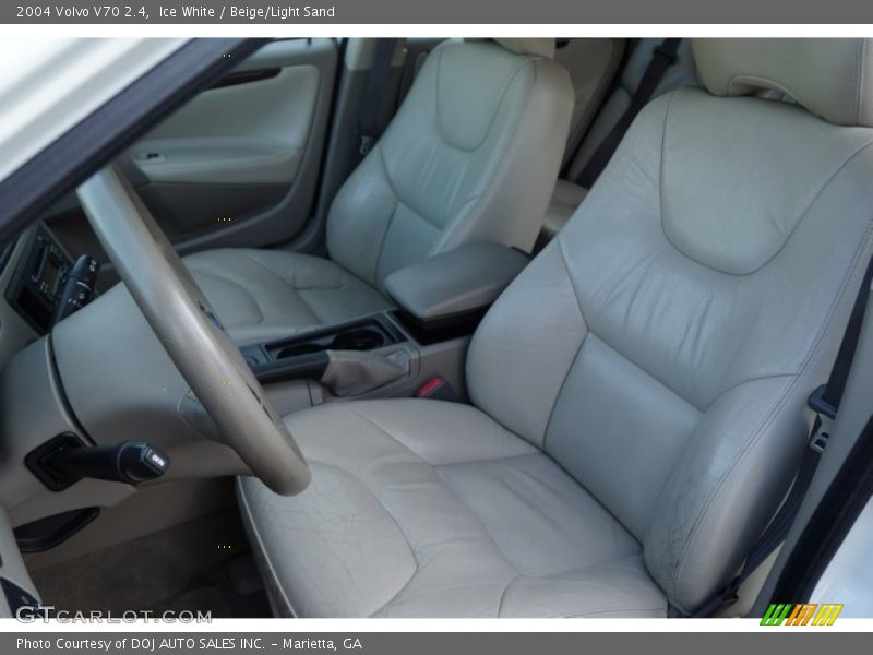 Ice White / Beige/Light Sand 2004 Volvo V70 2.4