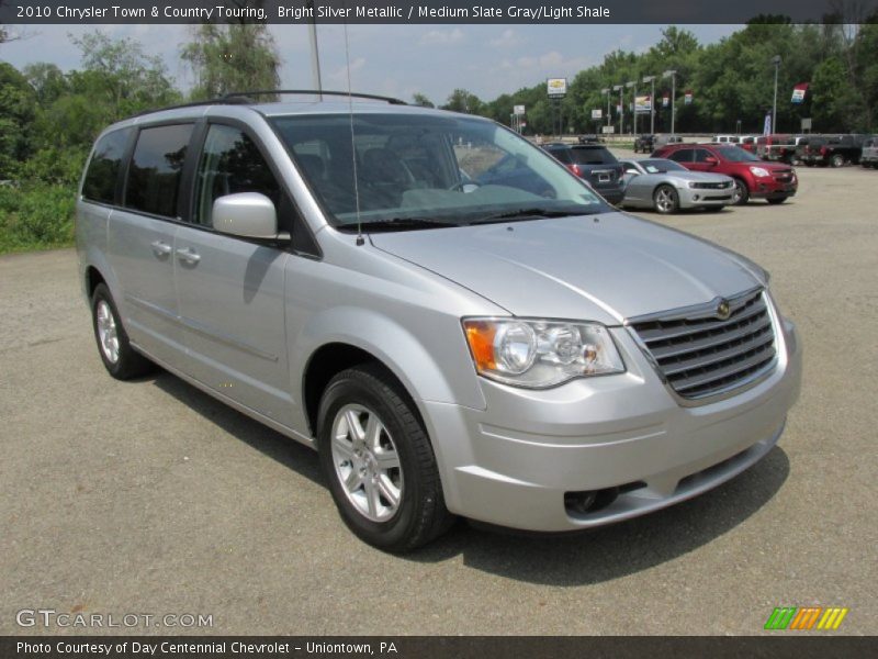 Front 3/4 View of 2010 Town & Country Touring