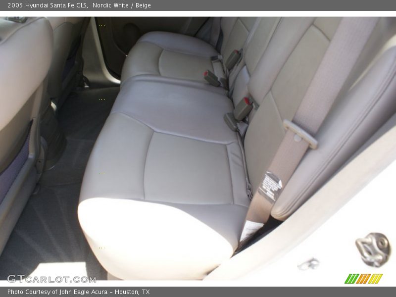 Nordic White / Beige 2005 Hyundai Santa Fe GLS