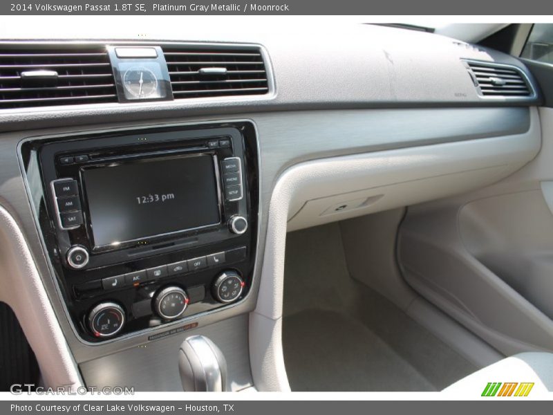 Platinum Gray Metallic / Moonrock 2014 Volkswagen Passat 1.8T SE
