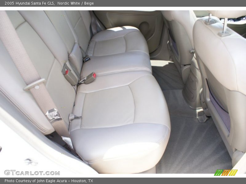 Nordic White / Beige 2005 Hyundai Santa Fe GLS