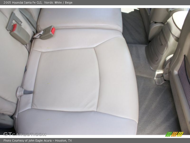 Nordic White / Beige 2005 Hyundai Santa Fe GLS