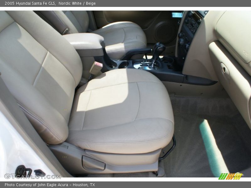 Nordic White / Beige 2005 Hyundai Santa Fe GLS