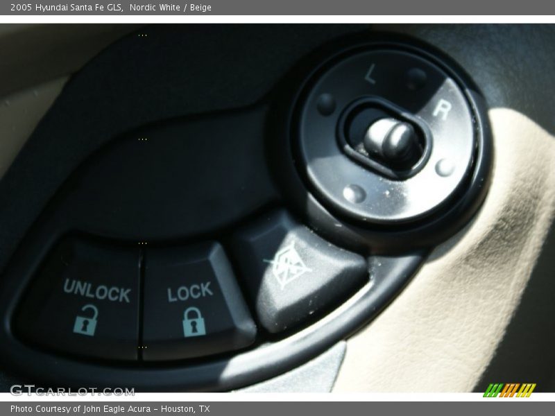 Nordic White / Beige 2005 Hyundai Santa Fe GLS
