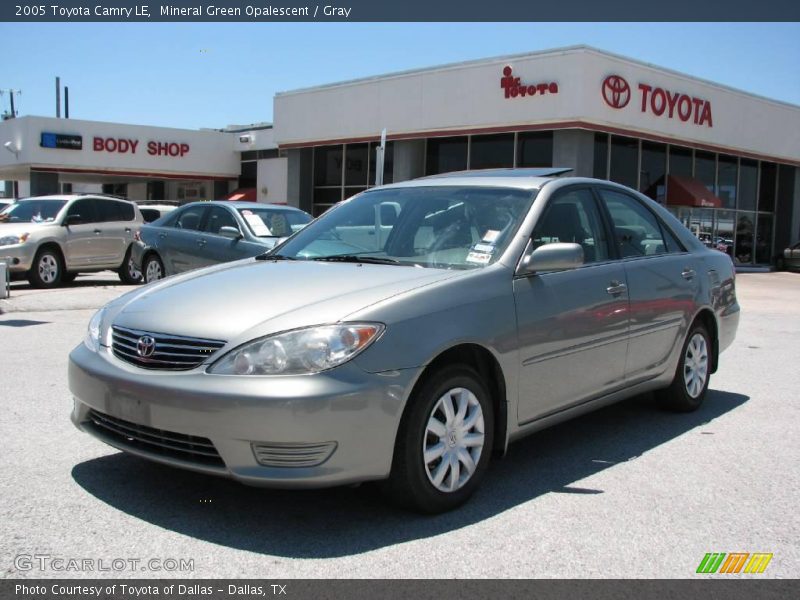 Mineral Green Opalescent / Gray 2005 Toyota Camry LE